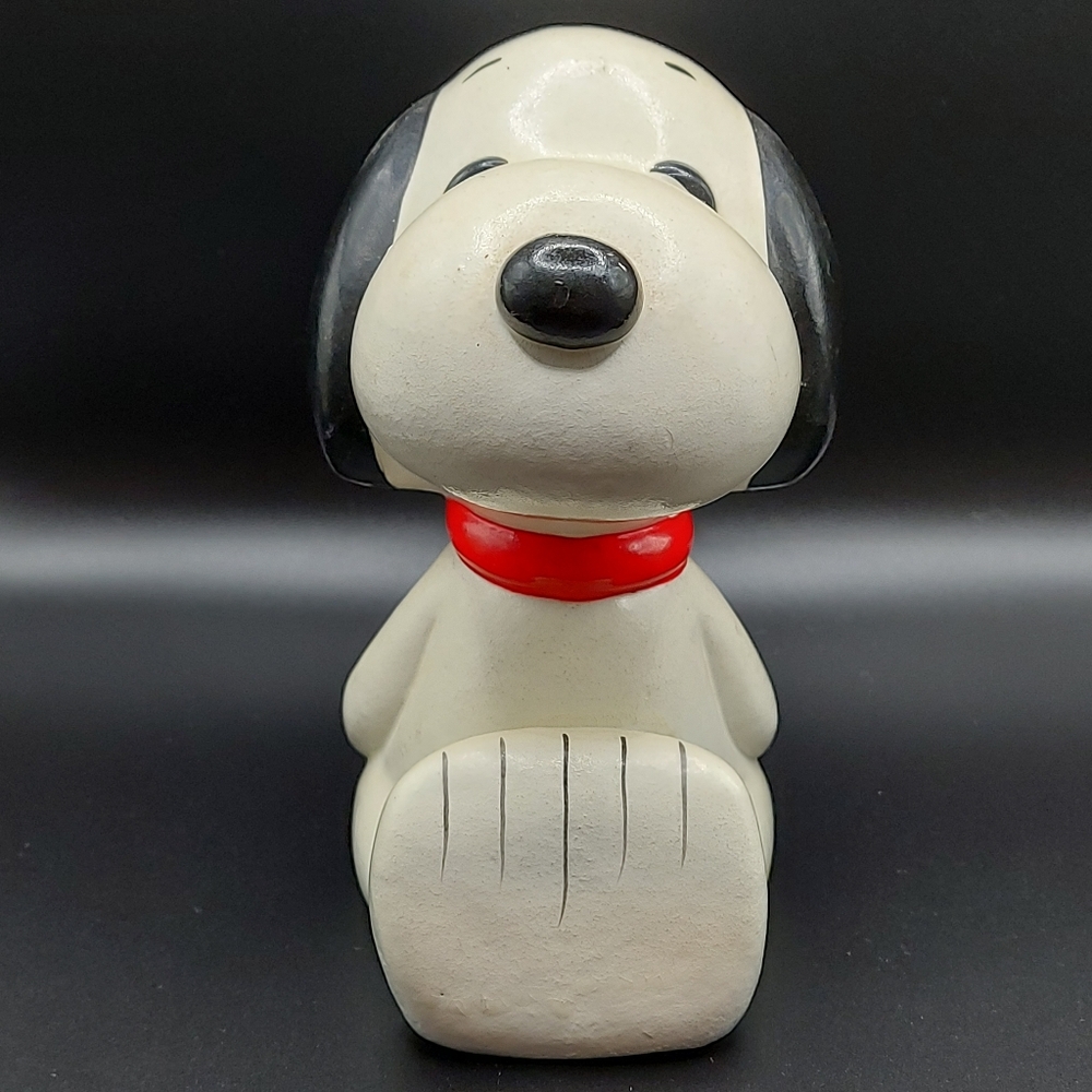 Classic Snoopy Coin Bank with Red Collar